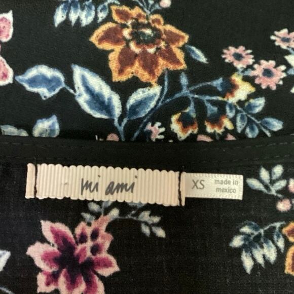 Francesca's Mi Ami Black Floral Faux Wrap V-Neck Ruffle Peplum Blouse Top Sz XS - Picture 4 of 5